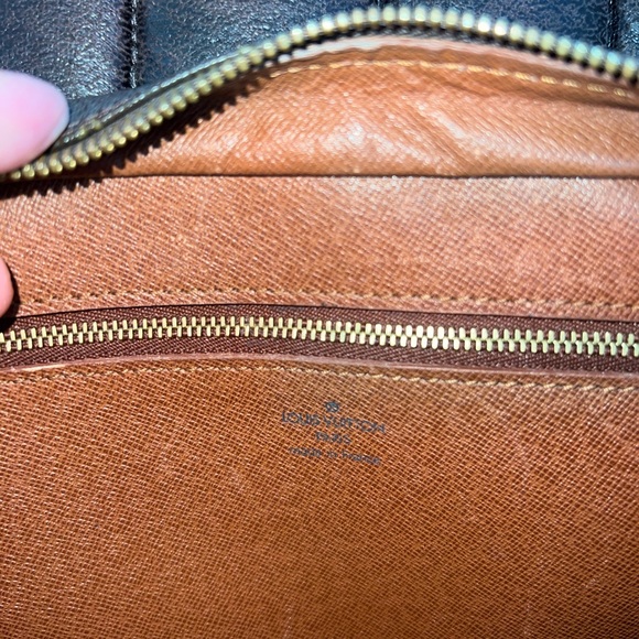 Louis Vuitton Monogram Trocadero 27 Crossbody Bag - Picture 3 of 8